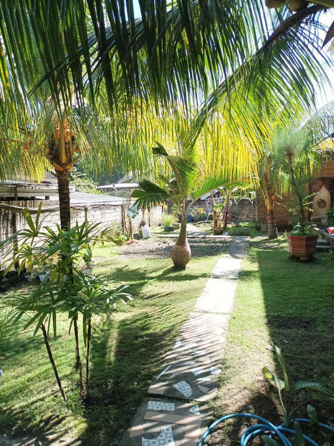 Merendeng Hostel Kuta Kuta  Exterior photo